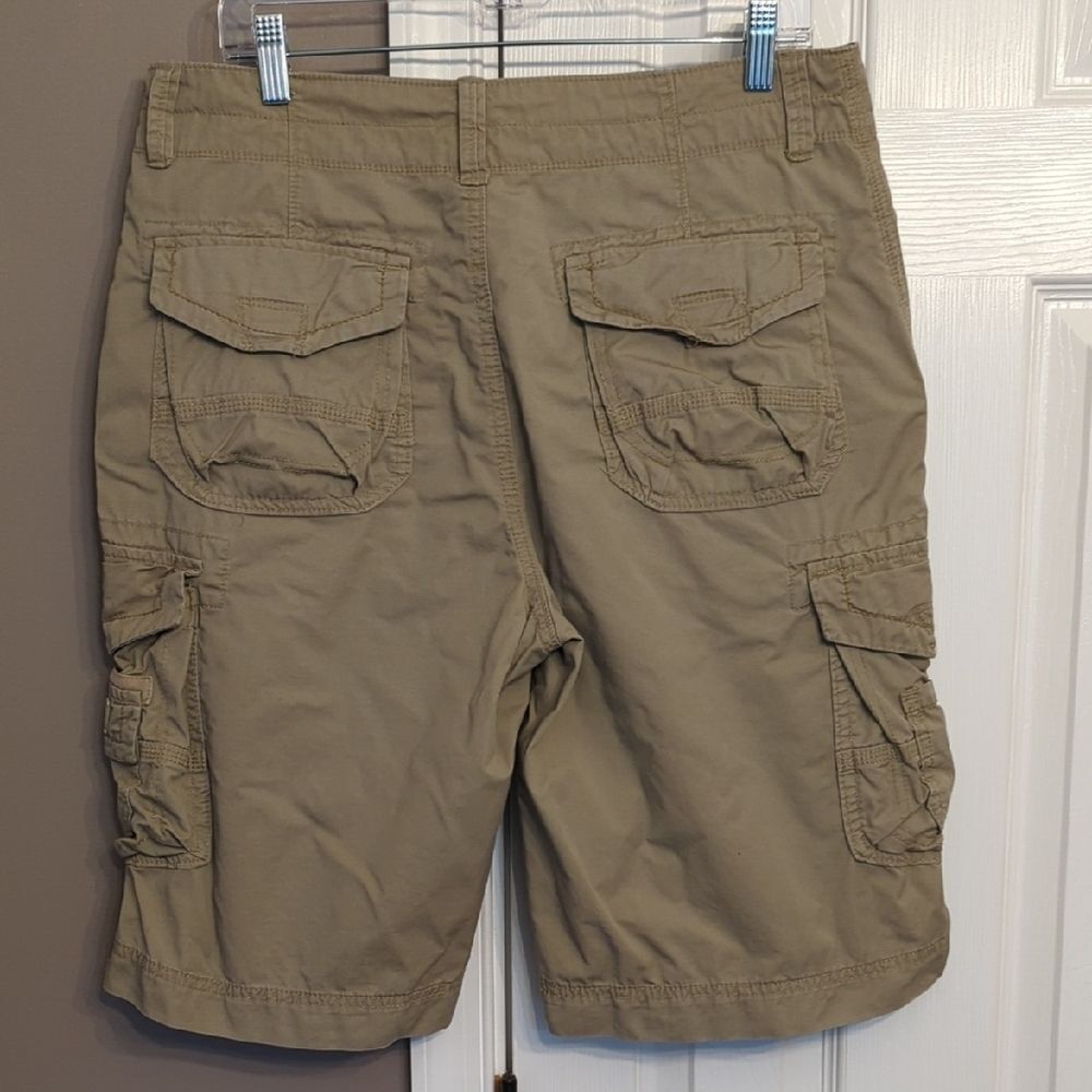 UNIONBAY Men's Tan/Dark Khaki Cargo Shorts - Picture 3 of 7